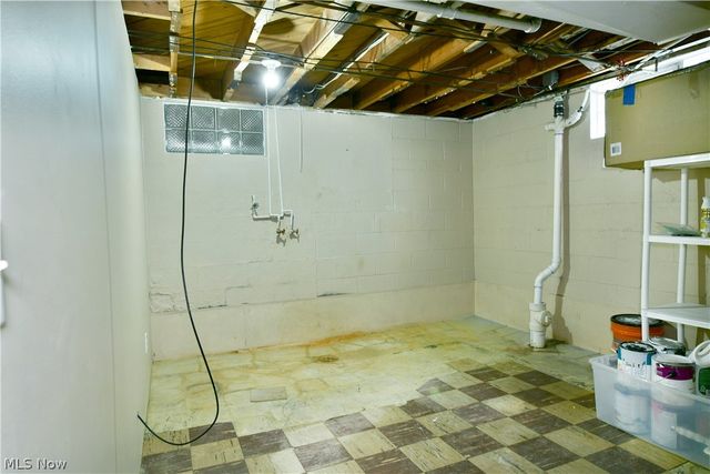 1153 Meadowbrook Avenue SE, Warren, OH 44484