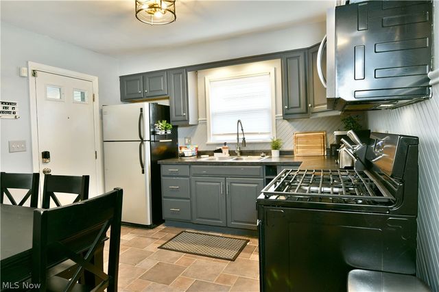 1153 Meadowbrook Avenue SE, Warren, OH 44484