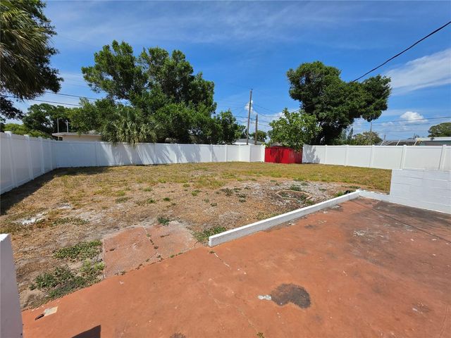 6033 38TH AVENUE N, St Petersburg, FL 33710