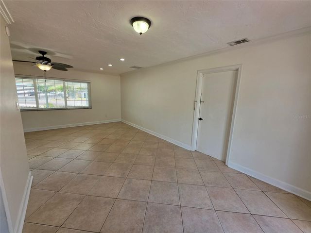 6033 38TH AVENUE N, St Petersburg, FL 33710