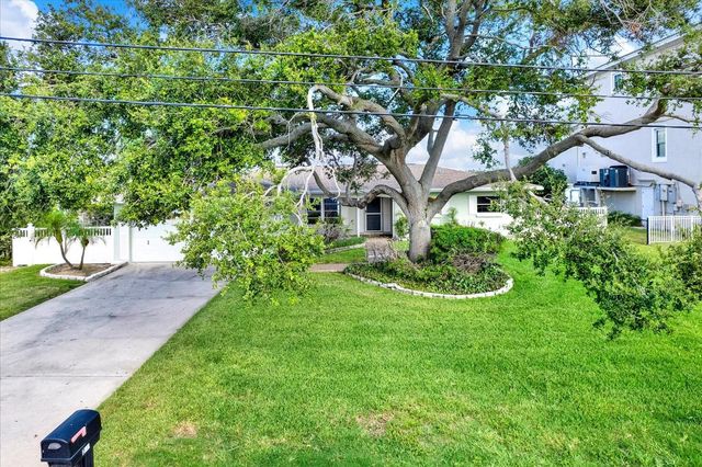 218 DRIFTWOOD LANE, Largo, FL 33770