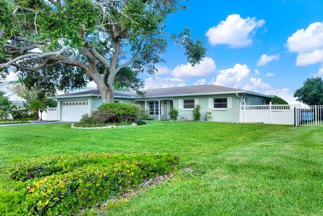 218 DRIFTWOOD LANE, Largo, FL 33770