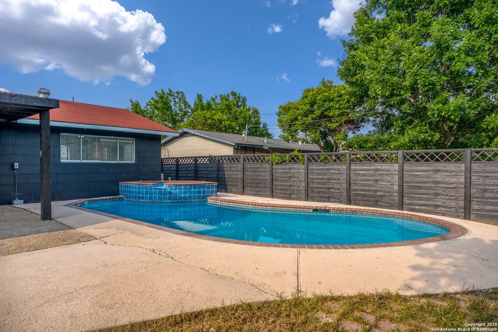 7626 Westfield, San Antonio, TX 78227