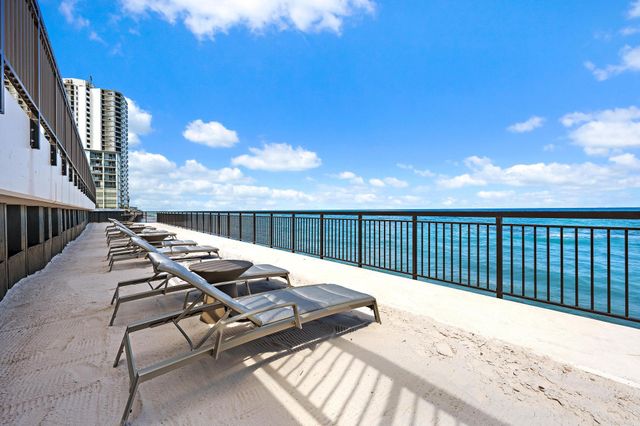 5380 N Ocean Drive 22i, Singer Island, FL 33404