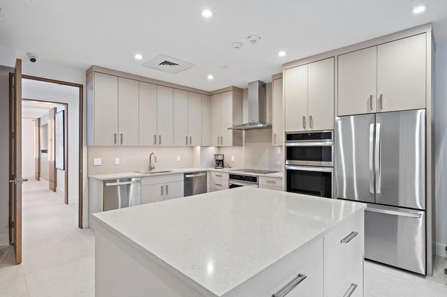 5380 N Ocean Drive 22i, Singer Island, FL 33404