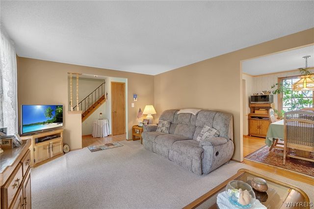 37 Villa Maria Road, West Seneca, NY 14224
