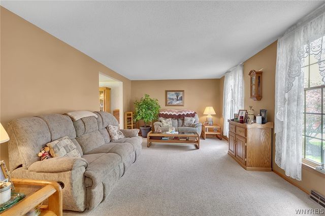 37 Villa Maria Road, West Seneca, NY 14224