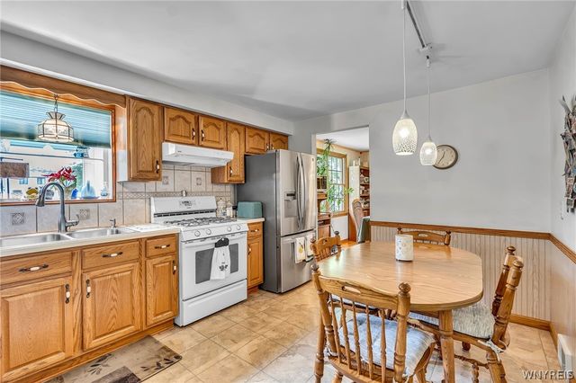 37 Villa Maria Road, West Seneca, NY 14224