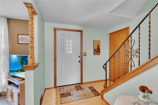 37 Villa Maria Road, West Seneca, NY 14224