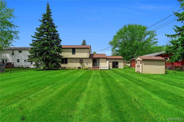 37 Villa Maria Road, West Seneca, NY 14224