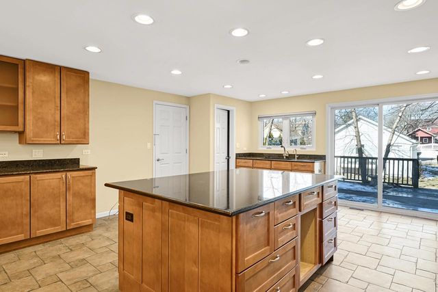 821 Wisconsin STREET, Lake Geneva, WI 53147