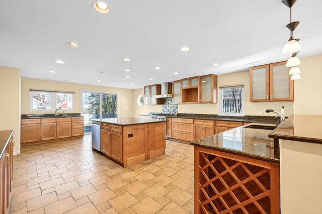 821 Wisconsin STREET, Lake Geneva, WI 53147