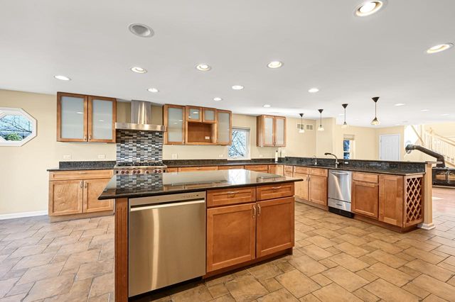 821 Wisconsin STREET, Lake Geneva, WI 53147