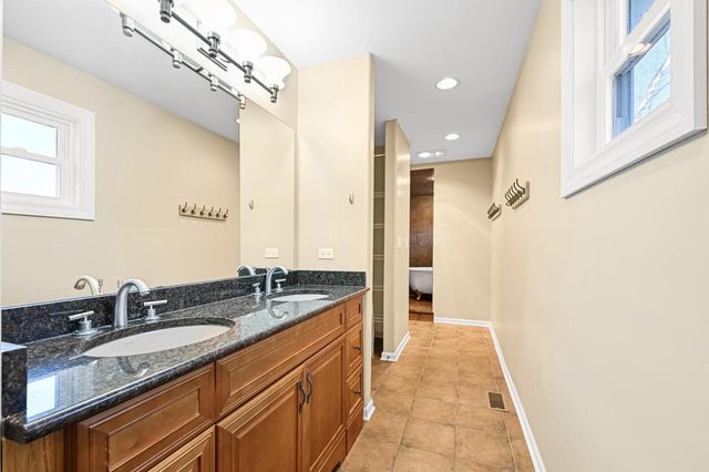 821 Wisconsin STREET, Lake Geneva, WI 53147