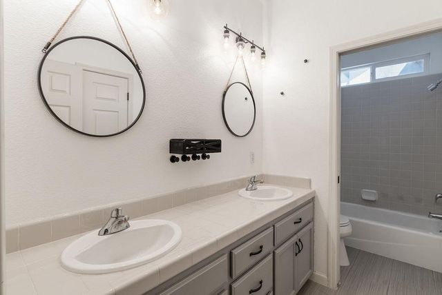 3604 Hillglen Ave, Modesto, CA 95355