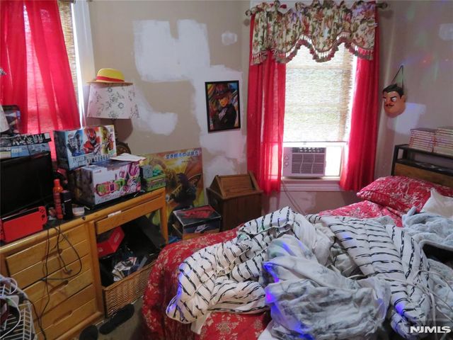 12 Bergen Street, Westwood, NJ 07675