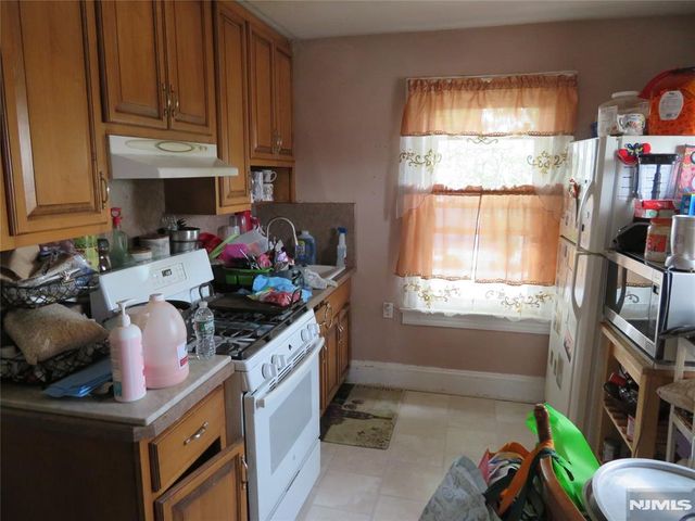 12 Bergen Street, Westwood, NJ 07675