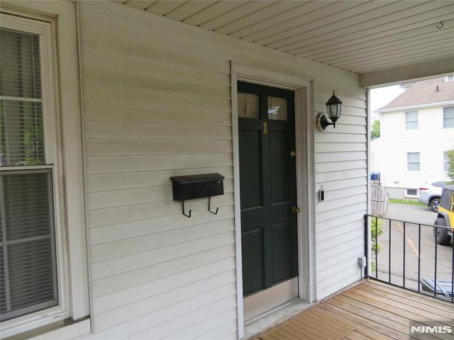 12 Bergen Street, Westwood, NJ 07675