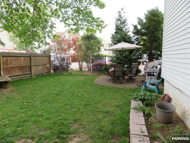 12 Bergen Street, Westwood, NJ 07675
