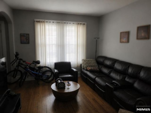 12 Bergen Street, Westwood, NJ 07675