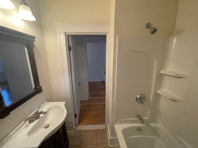 290 Hilldale Ave 1, Haverhill, MA 01832