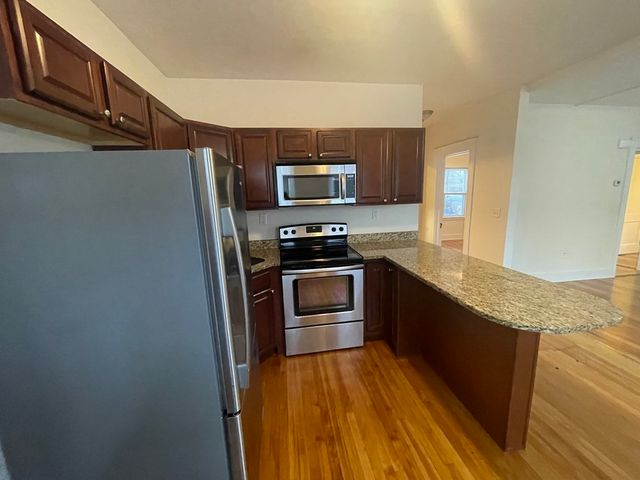 290 Hilldale Ave 1, Haverhill, MA 01832