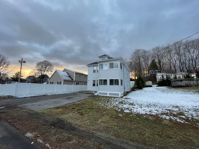 290 Hilldale Ave 1, Haverhill, MA 01832