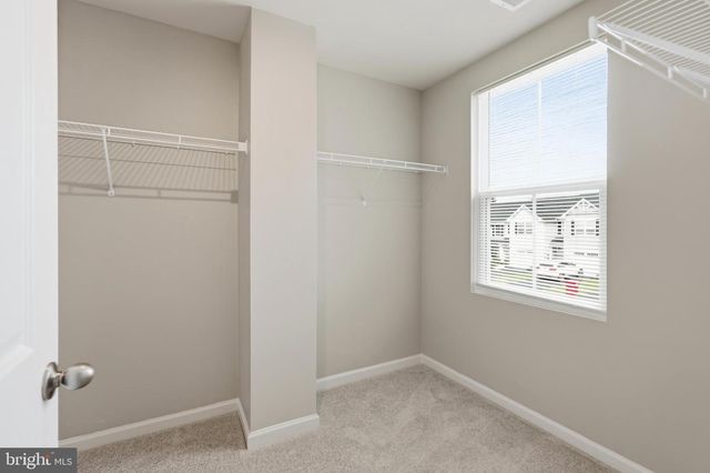 64 DRIPPING SPRINGS DR, Hedgesville, WV 25427
