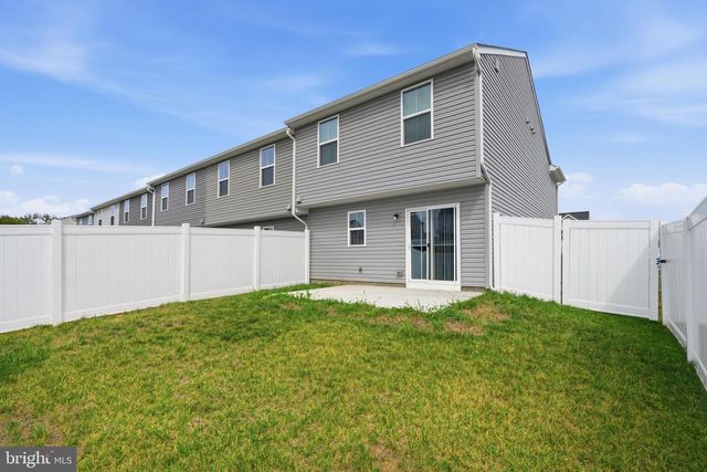 64 DRIPPING SPRINGS DR, Hedgesville, WV 25427