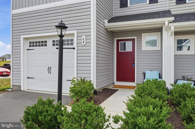 64 DRIPPING SPRINGS DR, Hedgesville, WV 25427