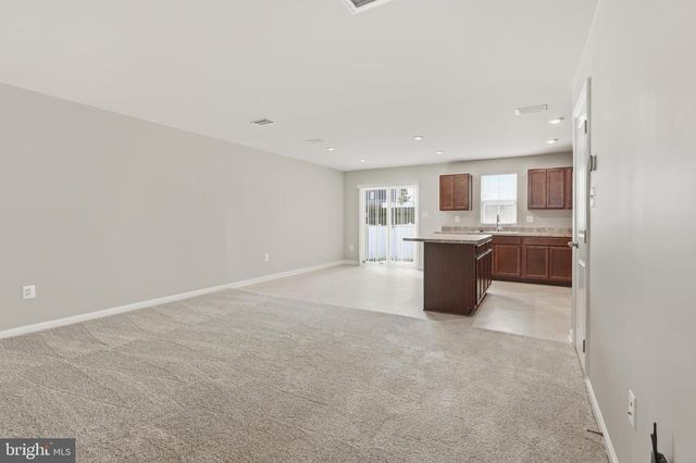 64 DRIPPING SPRINGS DR, Hedgesville, WV 25427