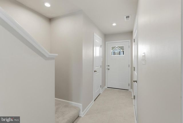 64 DRIPPING SPRINGS DR, Hedgesville, WV 25427