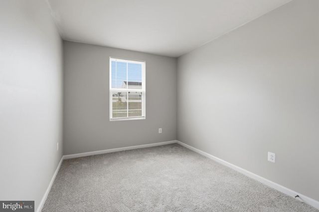 64 DRIPPING SPRINGS DR, Hedgesville, WV 25427