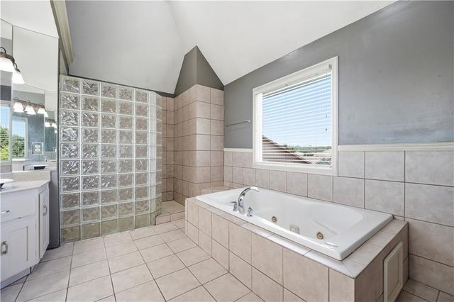 4318 NE 63rd Street, Kansas City, MO 64119