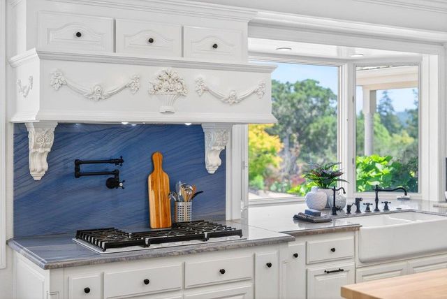 22 Hollins Drive, Santa Cruz, CA 95060