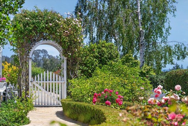 22 Hollins Drive, Santa Cruz, CA 95060