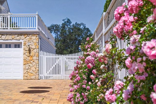 22 Hollins Drive, Santa Cruz, CA 95060