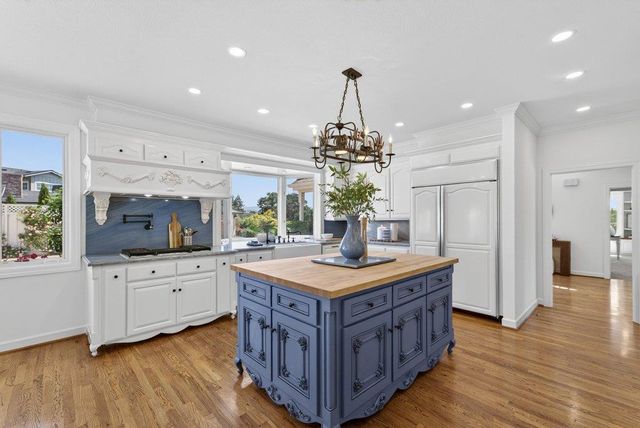 22 Hollins Drive, Santa Cruz, CA 95060