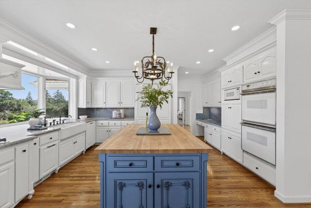 22 Hollins Drive, Santa Cruz, CA 95060