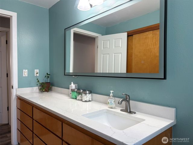 1008 S 80th Street, Tacoma, WA 98408