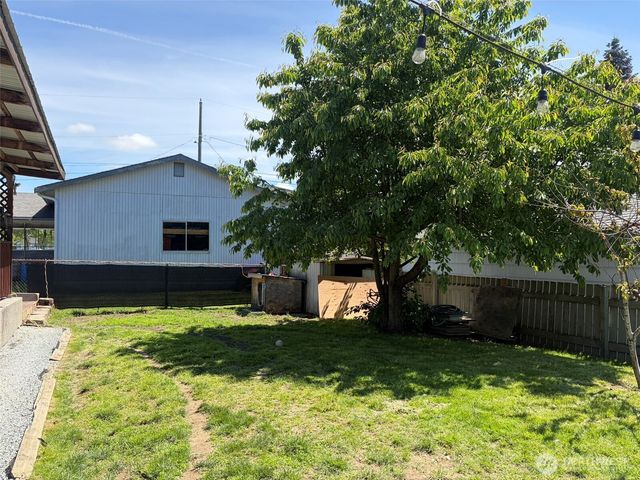 1008 S 80th Street, Tacoma, WA 98408