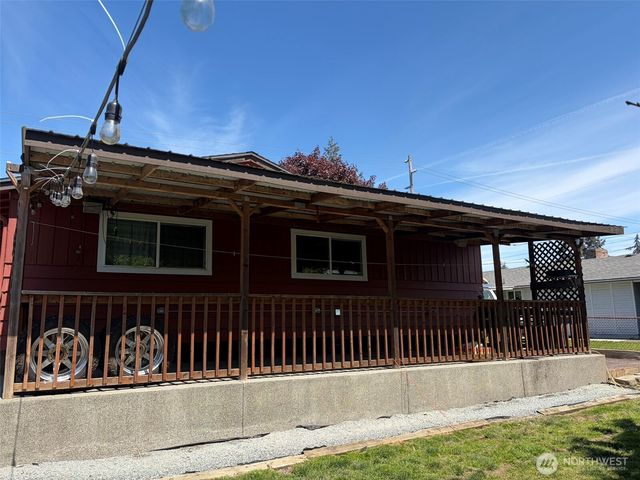 1008 S 80th Street, Tacoma, WA 98408