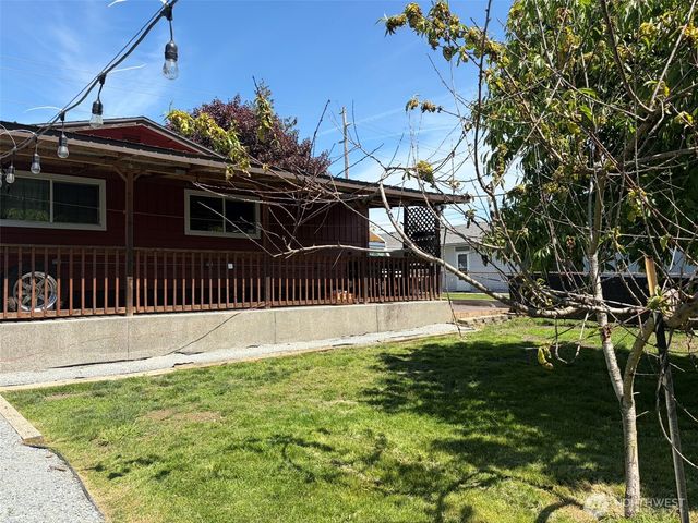 1008 S 80th Street, Tacoma, WA 98408