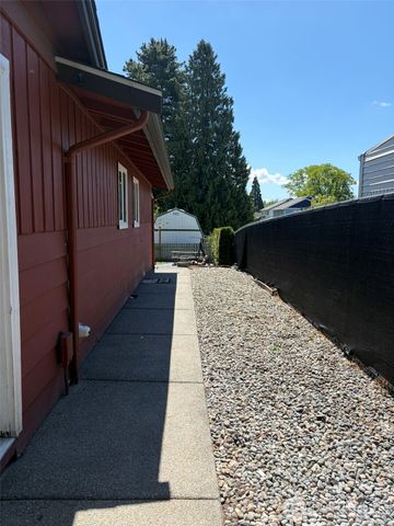 1008 S 80th Street, Tacoma, WA 98408