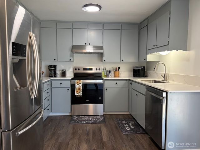 1008 S 80th Street, Tacoma, WA 98408