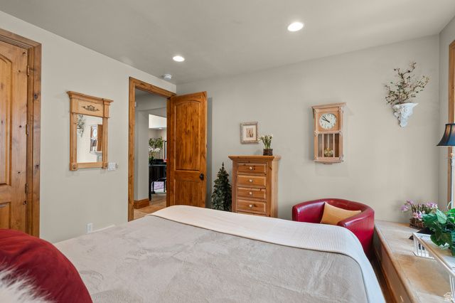 2133 E AVELINE AVE, Millcreek, UT 84109