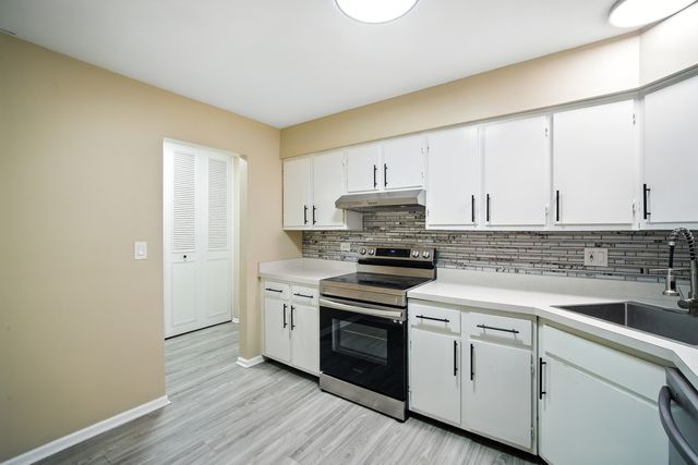 2600 Brookwood Way Drive 113A, Rolling Meadows, IL 60008