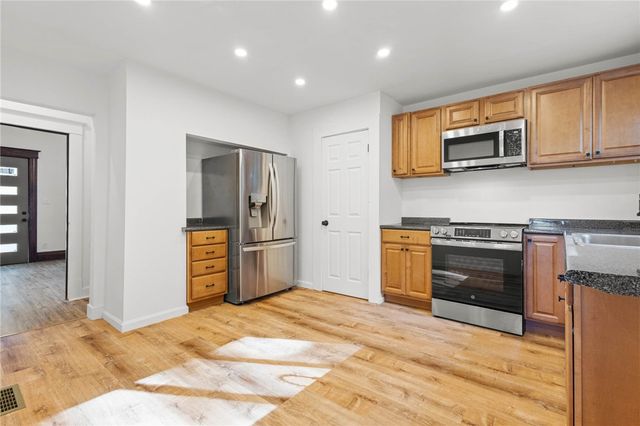 136 North Street, Ridgeway, NY 14103