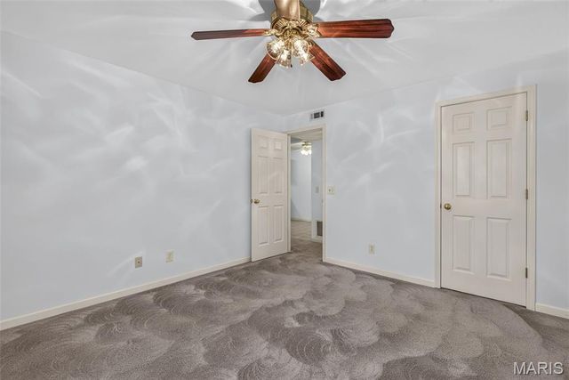 1211 Mangrove Lane 6, St Louis, MO 63125