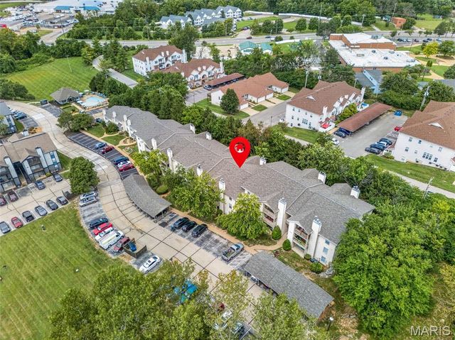 1211 Mangrove Lane 6, St Louis, MO 63125
